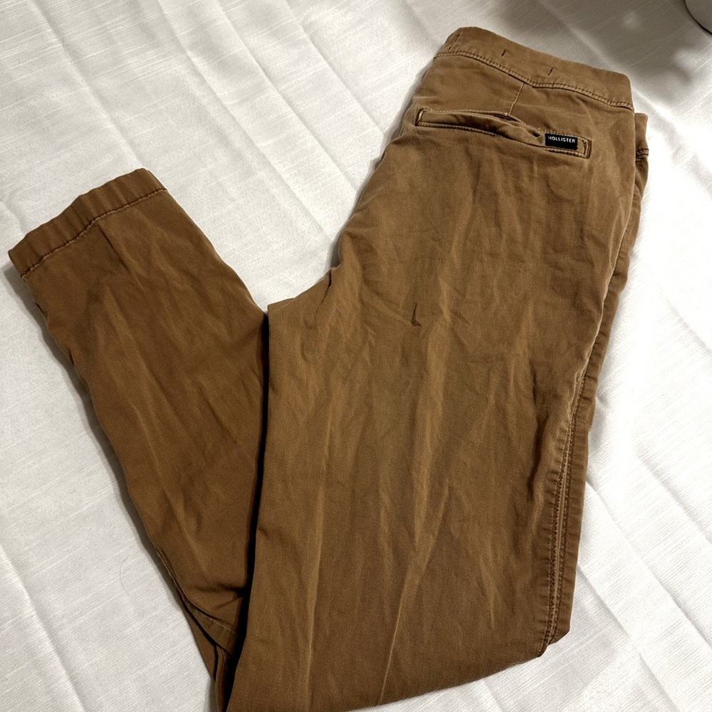 Hollister Men’s Khaki Pants